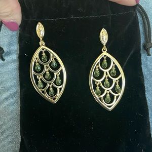 PL Padma Lakshmi Owl Gold Tone Peridot Briolette Drop Pierced Earrings - NWOT